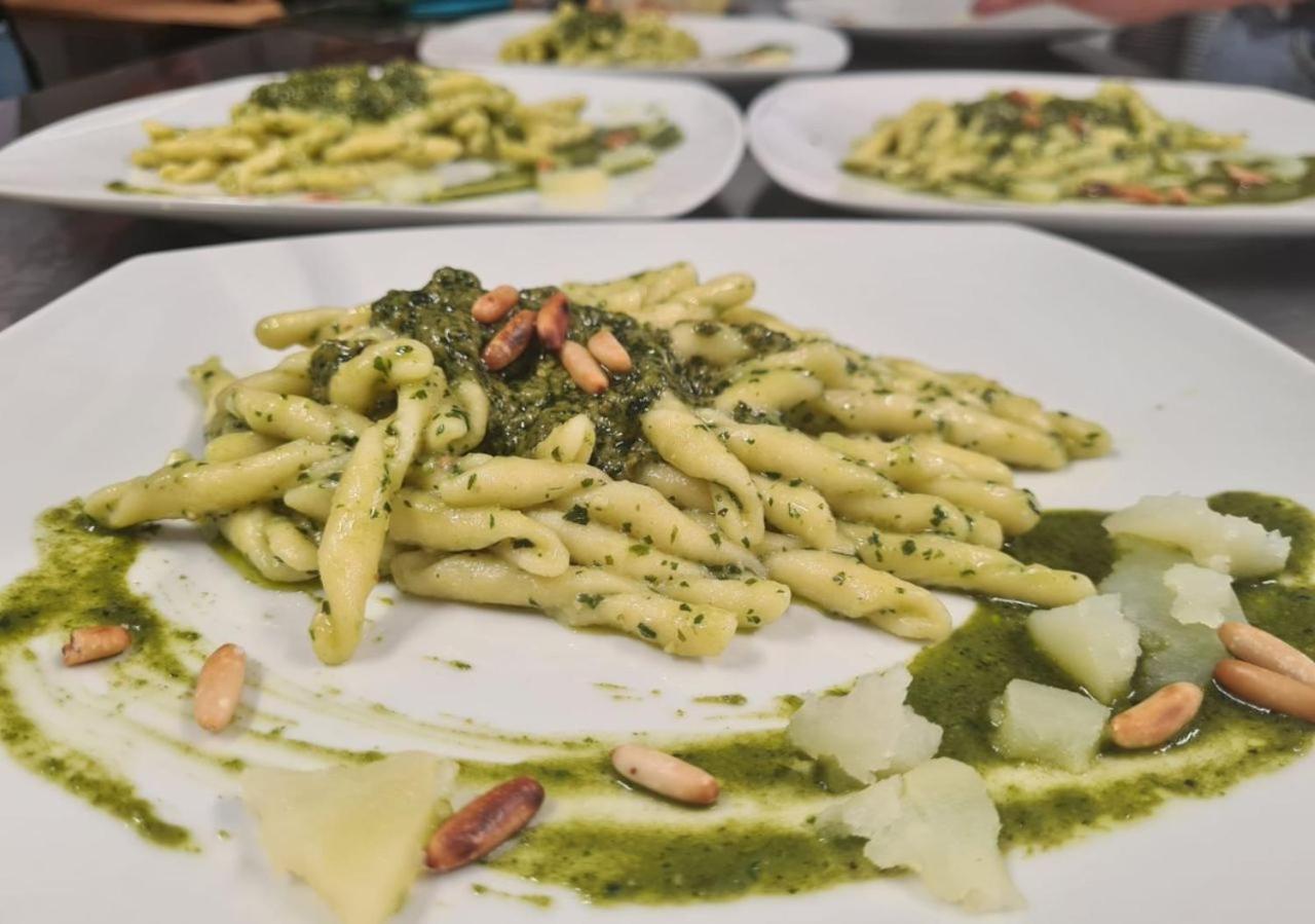 "Il Casaletto" Agriturismo Moderno, Vista Panoramica E Cibo Spettacolare- Scurcola Marsicana Villa Buitenkant foto